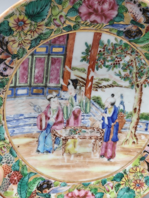 古玩陶瓷人物紋廣彩盤真品鑒賞圖