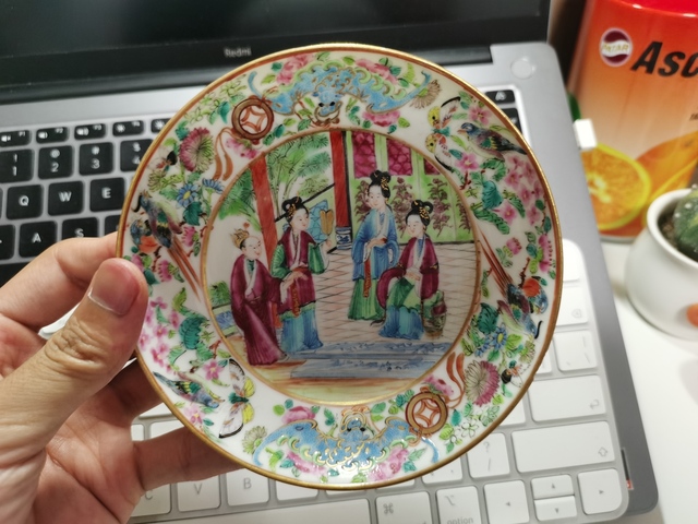 古玩陶瓷人物紋廣彩盤真品鑒賞圖