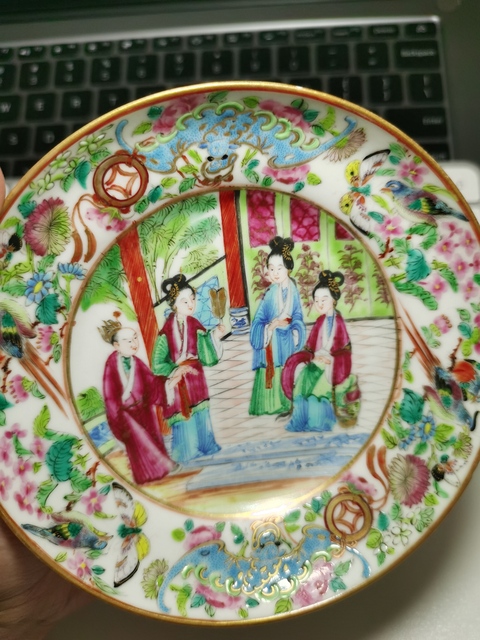 古玩陶瓷人物紋廣彩盤真品鑒賞圖