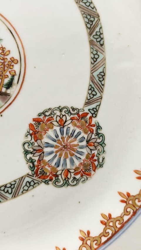 古玩陶瓷五彩皮球花卉山水紋盤真品鑒賞圖