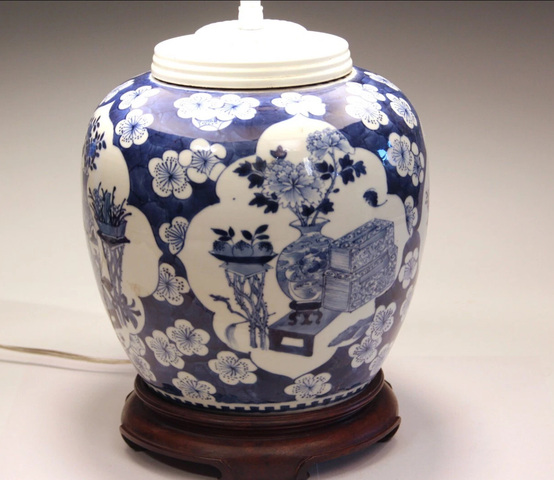 古玩陶瓷青花留白冰梅紋開光博古圖罐真品鑒賞圖