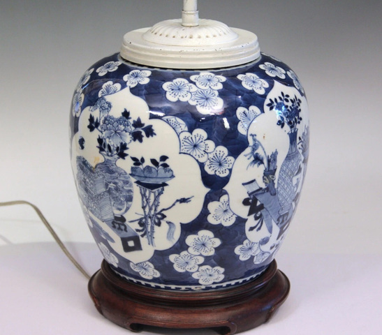 古玩陶瓷青花留白冰梅紋開光博古圖罐真品鑒賞圖