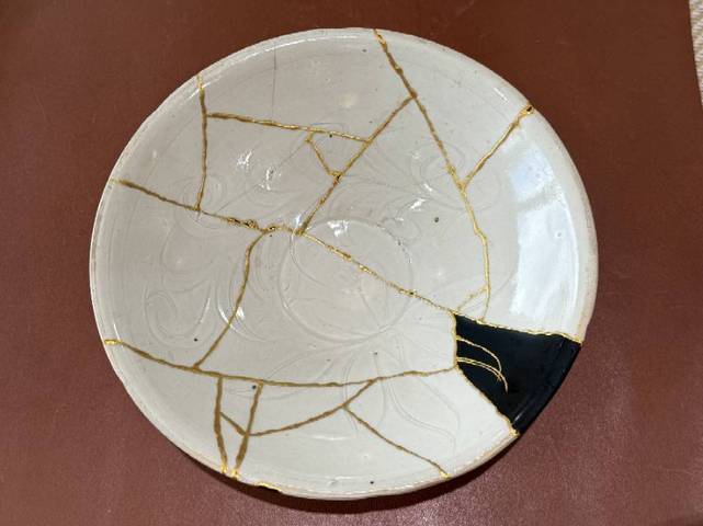 古玩陶瓷定窯刻花卉紋碗真品鑒賞圖