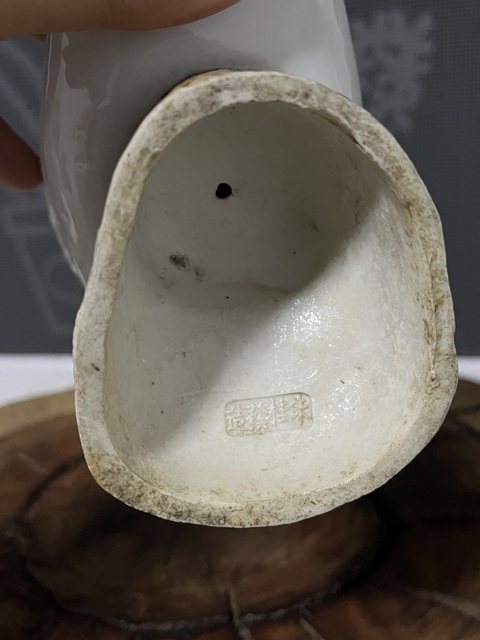 古玩陶瓷白釉和平鴿瓷塑真品鑒賞圖