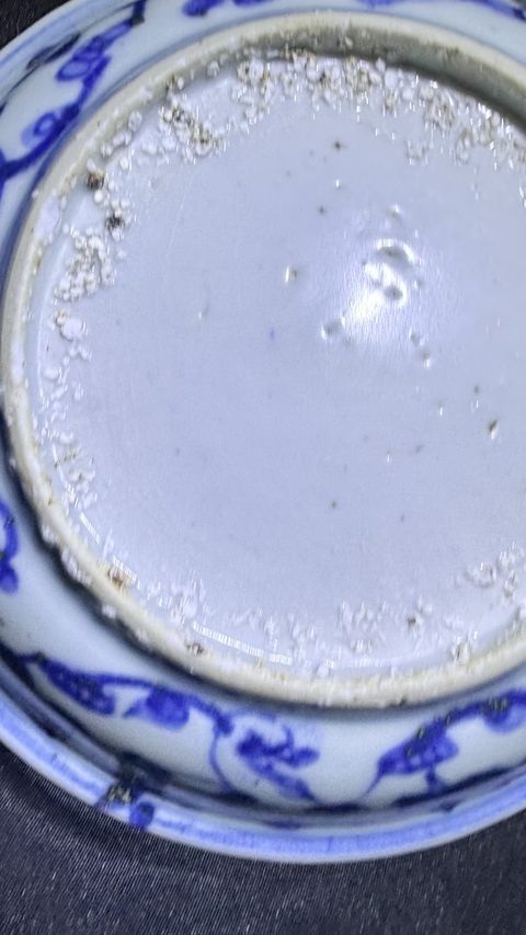 古玩陶瓷洞石欄桿樹木盤真品鑒賞圖