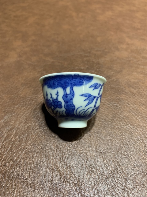 古玩陶瓷玉字款青花杯真品鑒賞圖