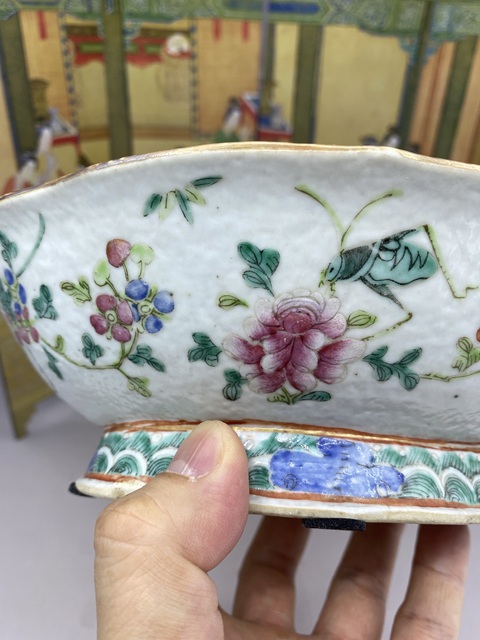古玩陶瓷清晚期 粉彩十二花神飛黃騰達圖高祖足貢碗拍賣,當前價格3377元