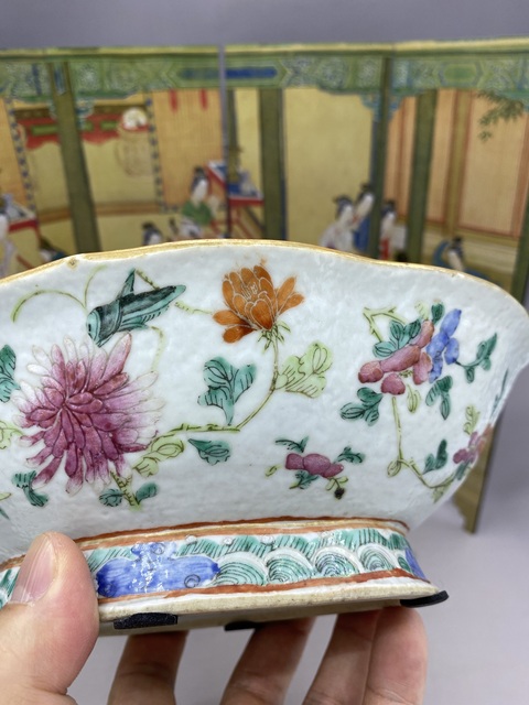 古玩陶瓷清晚期 粉彩十二花神飛黃騰達圖高祖足貢碗拍賣,當前價格3377元