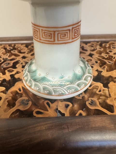 古玩陶瓷礬紅龍紋高足碗真品鑒賞圖