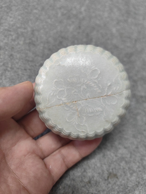 古玩陶瓷湖田窯青白釉粉盒拍賣，當前價格1800元