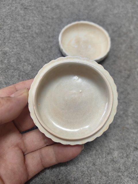 古玩陶瓷湖田窯青白釉粉盒拍賣，當前價格1800元