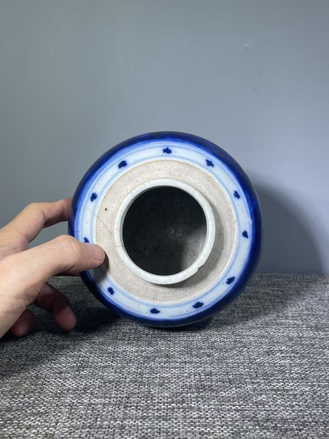 古玩陶瓷青花纏枝喜字紋罐真品鑒賞圖