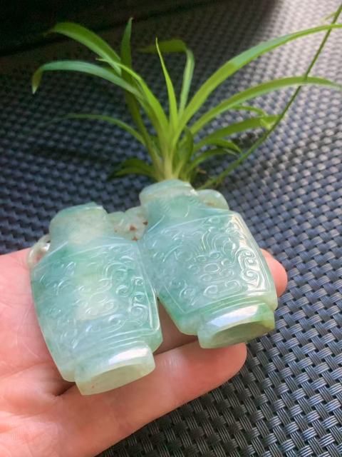 古玩玉器翡翠雕“獸面紋”雙聯瓶真品鑒賞圖