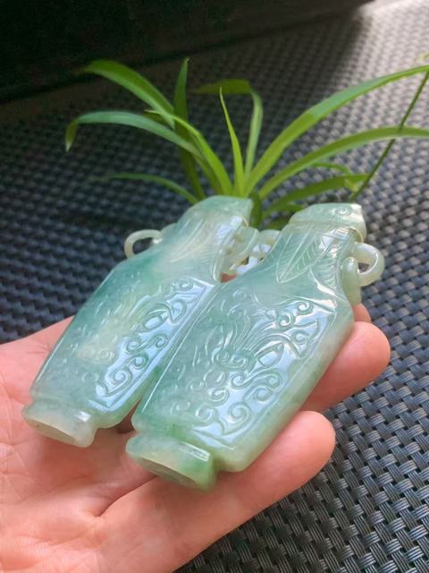 古玩玉器翡翠雕“獸面紋”雙聯瓶真品鑒賞圖
