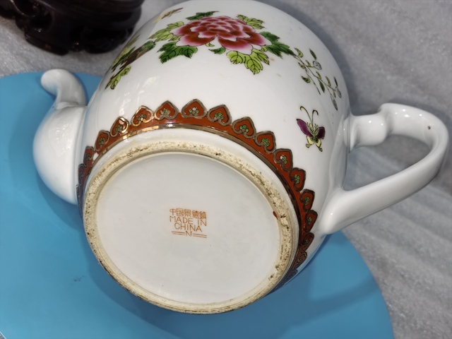 古玩陶瓷粉彩三多花卉紋茶壺拍賣，當前價格688元