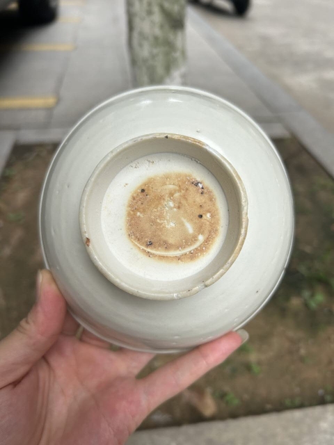 古玩陶瓷宋代湖田窯高足碗真品鑒賞圖