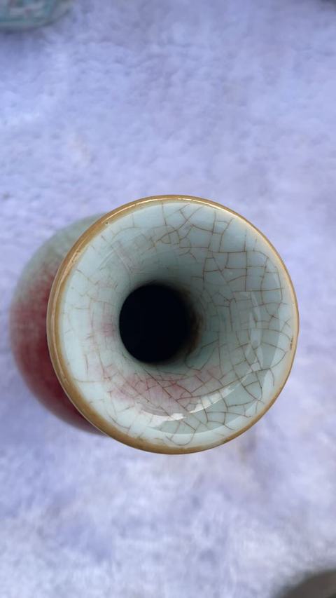古玩陶瓷紅釉觀音瓶真品鑒賞圖