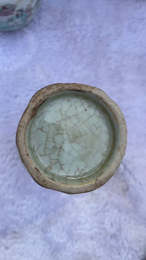 古玩陶瓷紅釉觀音瓶真品鑒賞圖