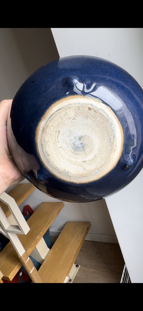 古玩陶瓷乾隆祭藍(lán)釉三足爐真品鑒賞圖