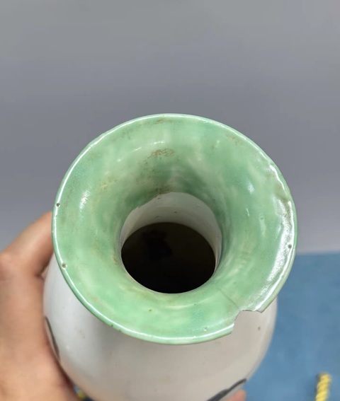 古玩陶瓷觀音瓶真品鑒賞圖