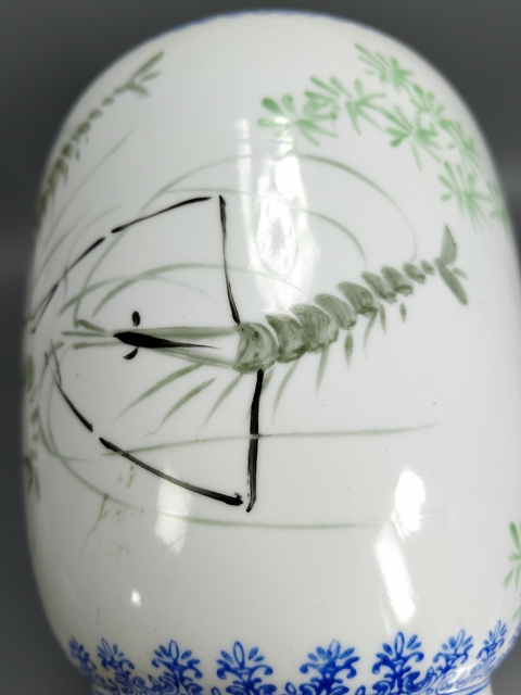 古玩陶瓷粉彩蝦趣圖燈瓶真品鑒賞圖
