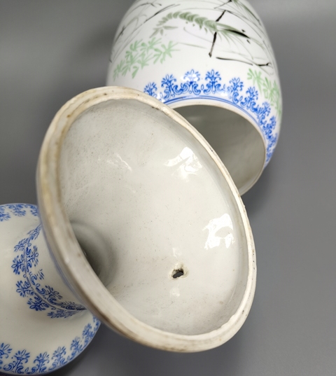 古玩陶瓷粉彩蝦趣圖燈瓶真品鑒賞圖