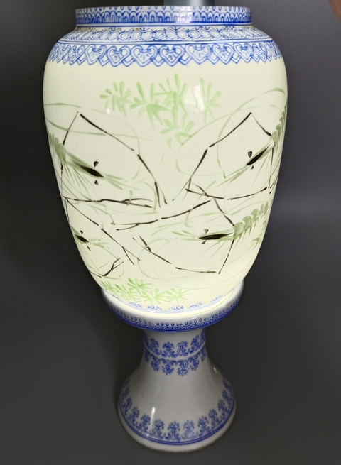 古玩陶瓷粉彩蝦趣圖燈瓶真品鑒賞圖