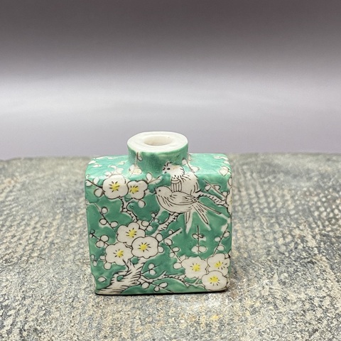 古玩陶瓷花鳥紋鼻煙壺真品鑒賞圖