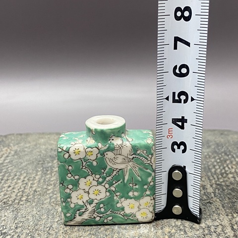 古玩陶瓷花鳥紋鼻煙壺真品鑒賞圖