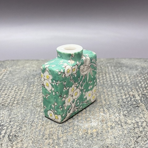 古玩陶瓷花鳥紋鼻煙壺真品鑒賞圖