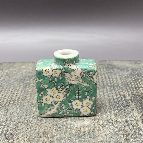 古玩陶瓷花鳥紋鼻煙壺真品鑒賞圖