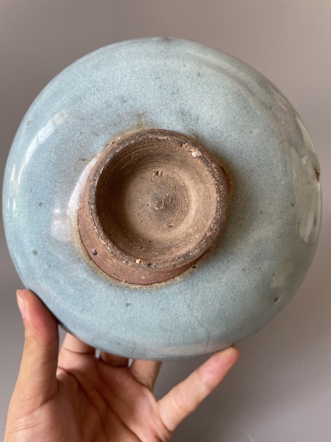 古玩陶瓷金元鈞窯天藍(lán)釉紫斑大碗拍賣(mài)，當(dāng)前價(jià)格5800元