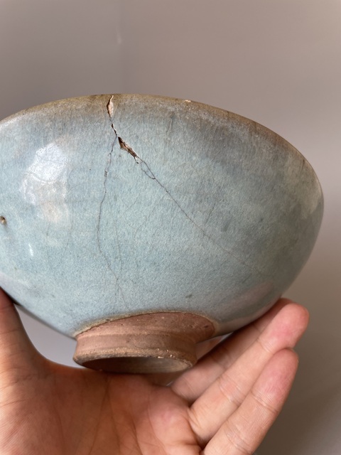 古玩陶瓷金元鈞窯天藍(lán)釉紫斑大碗拍賣(mài)，當(dāng)前價(jià)格5800元