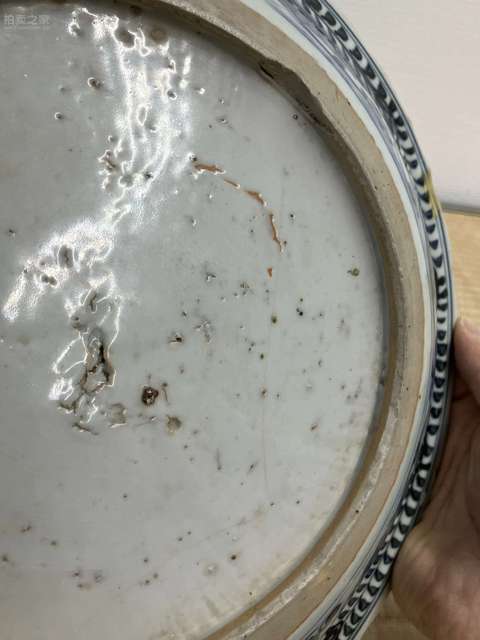 古玩陶瓷明天順青花荷塘鴛鴦圖花口盤真品鑒賞圖