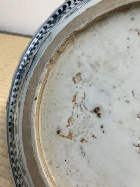 古玩陶瓷明天順青花荷塘鴛鴦圖花口盤真品鑒賞圖