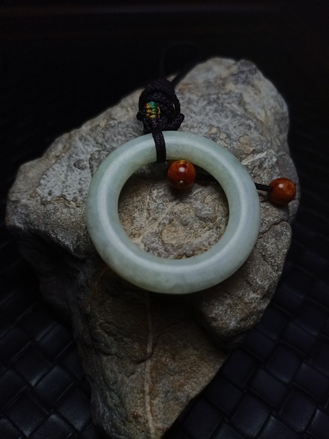 古玩玉器清代天然翡翠雕“素紋環”拍賣，當前價格1200元