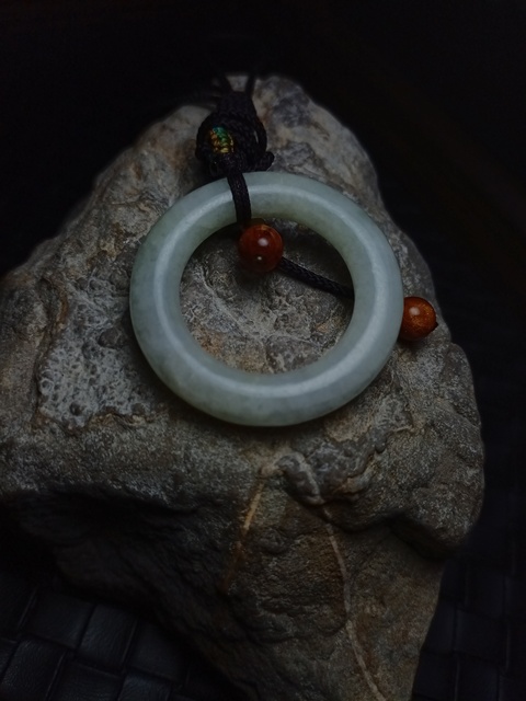 古玩玉器清代天然翡翠雕“素紋環”拍賣，當前價格1200元
