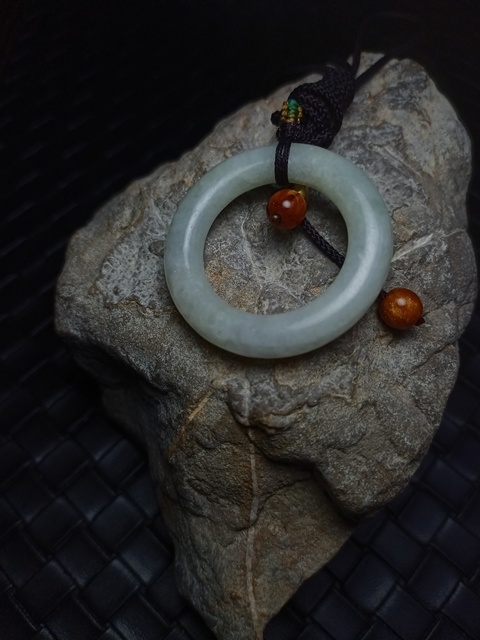 古玩玉器清代天然翡翠雕“素紋環”拍賣，當前價格1200元