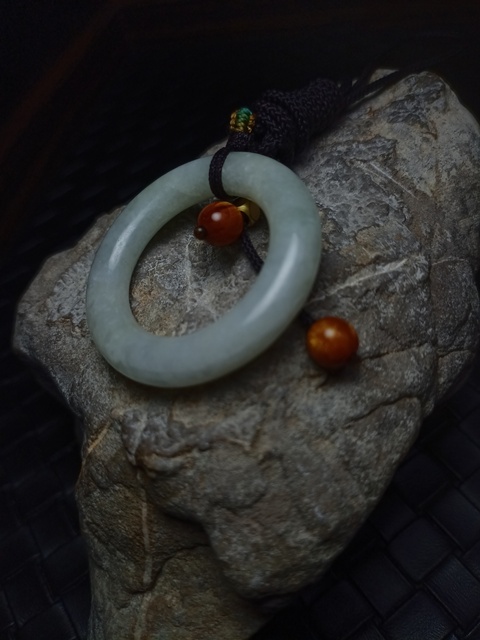 古玩玉器清代天然翡翠雕“素紋環”拍賣，當前價格1200元
