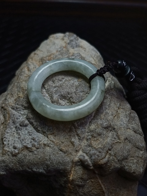 古玩玉器（放漏）清代天然翡翠雕“素紋環”1拍賣，當前價格800元