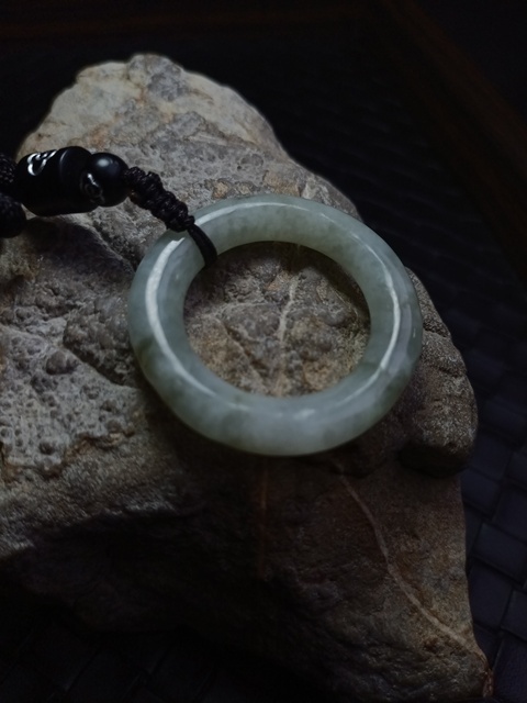 古玩玉器（放漏）清代天然翡翠雕“素紋環”1拍賣，當前價格800元