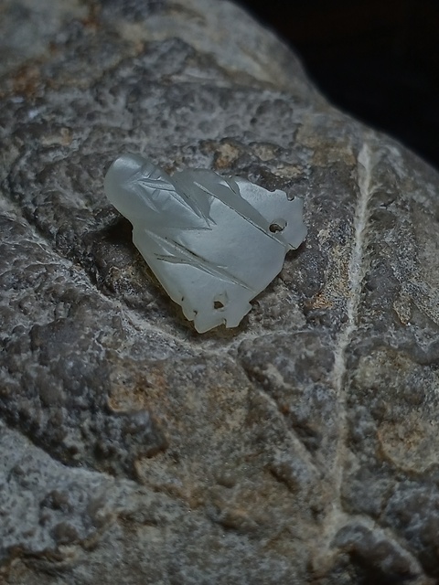古玩玉器（一口價放漏）超白清代和田玉雕“壽星帽花”拍賣，當(dāng)前價格600元