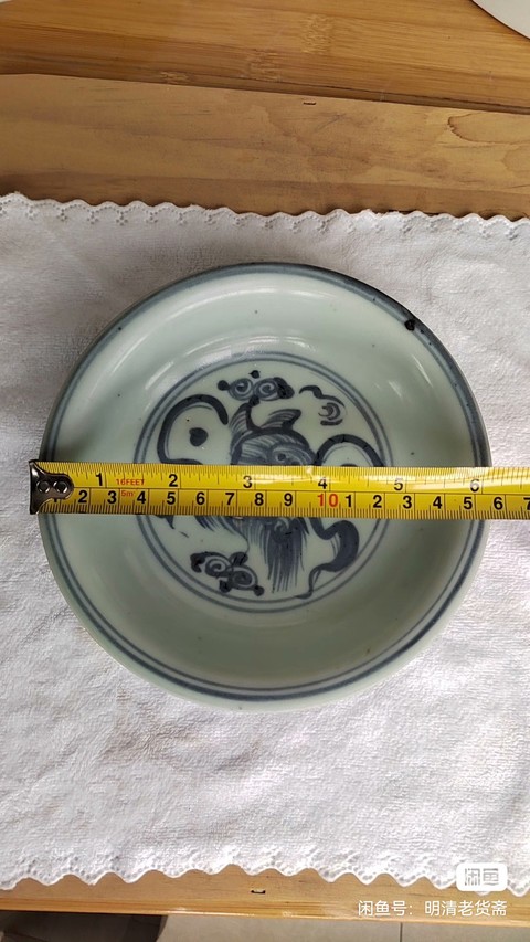 古玩陶瓷飄帶繡球獅子紋青花盤真品鑒賞圖