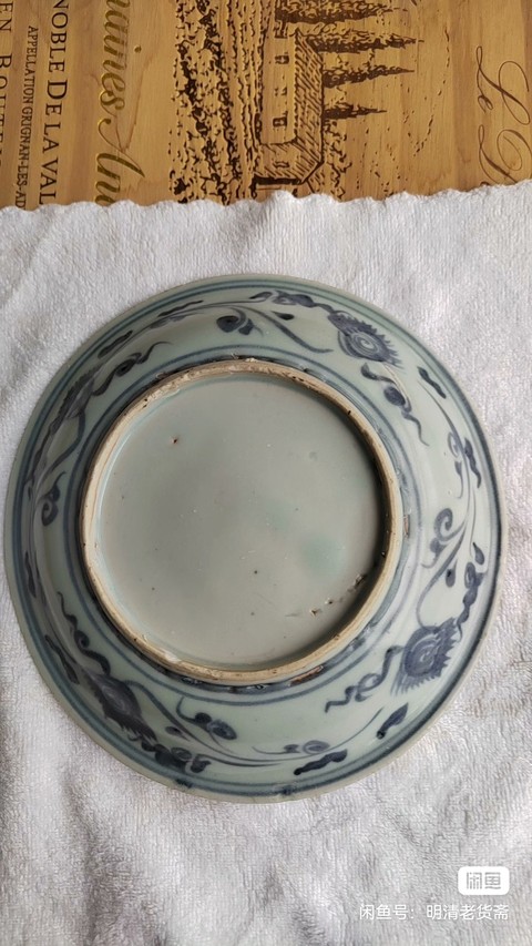 古玩陶瓷飄帶繡球獅子紋青花盤真品鑒賞圖