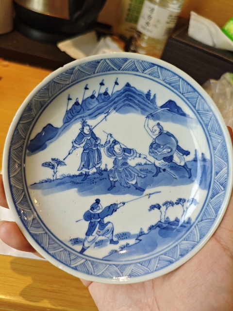 古玩陶瓷青花刀馬人物戰將紋盤真品鑒賞圖