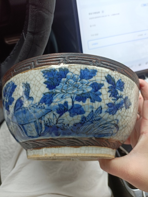 古玩陶瓷哥釉青花花鳥紋墩式碗真品鑒賞圖