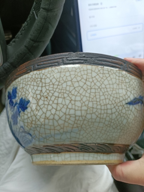 古玩陶瓷哥釉青花花鳥紋墩式碗真品鑒賞圖