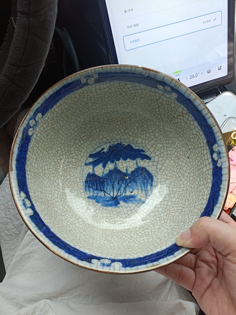 古玩陶瓷哥釉青花花鳥紋墩式碗真品鑒賞圖