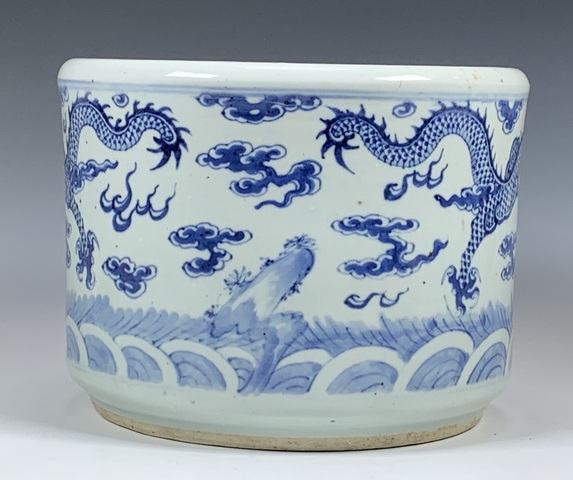 古玩陶瓷青花趕珠龍紋香爐真品鑒賞圖