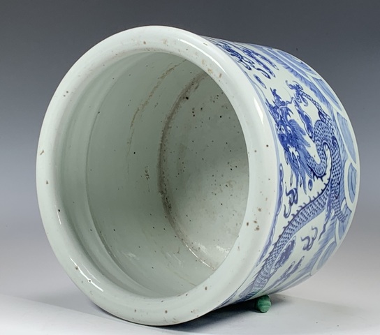 古玩陶瓷青花趕珠龍紋香爐真品鑒賞圖